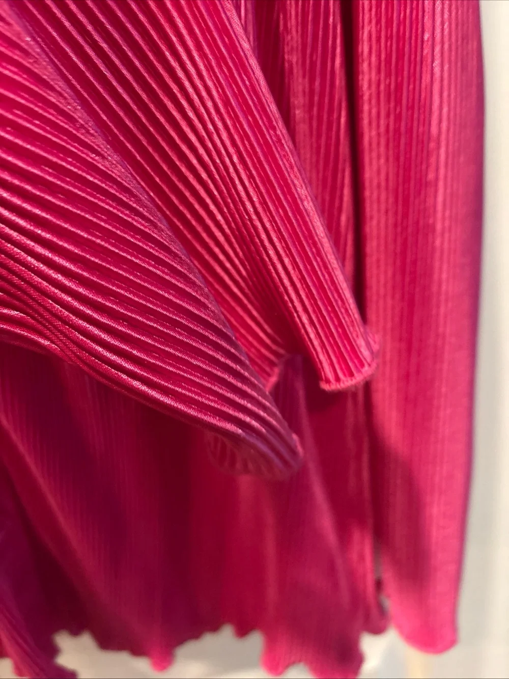 Woman’s size L Pink Long-Sleeve pleated Button Front Top